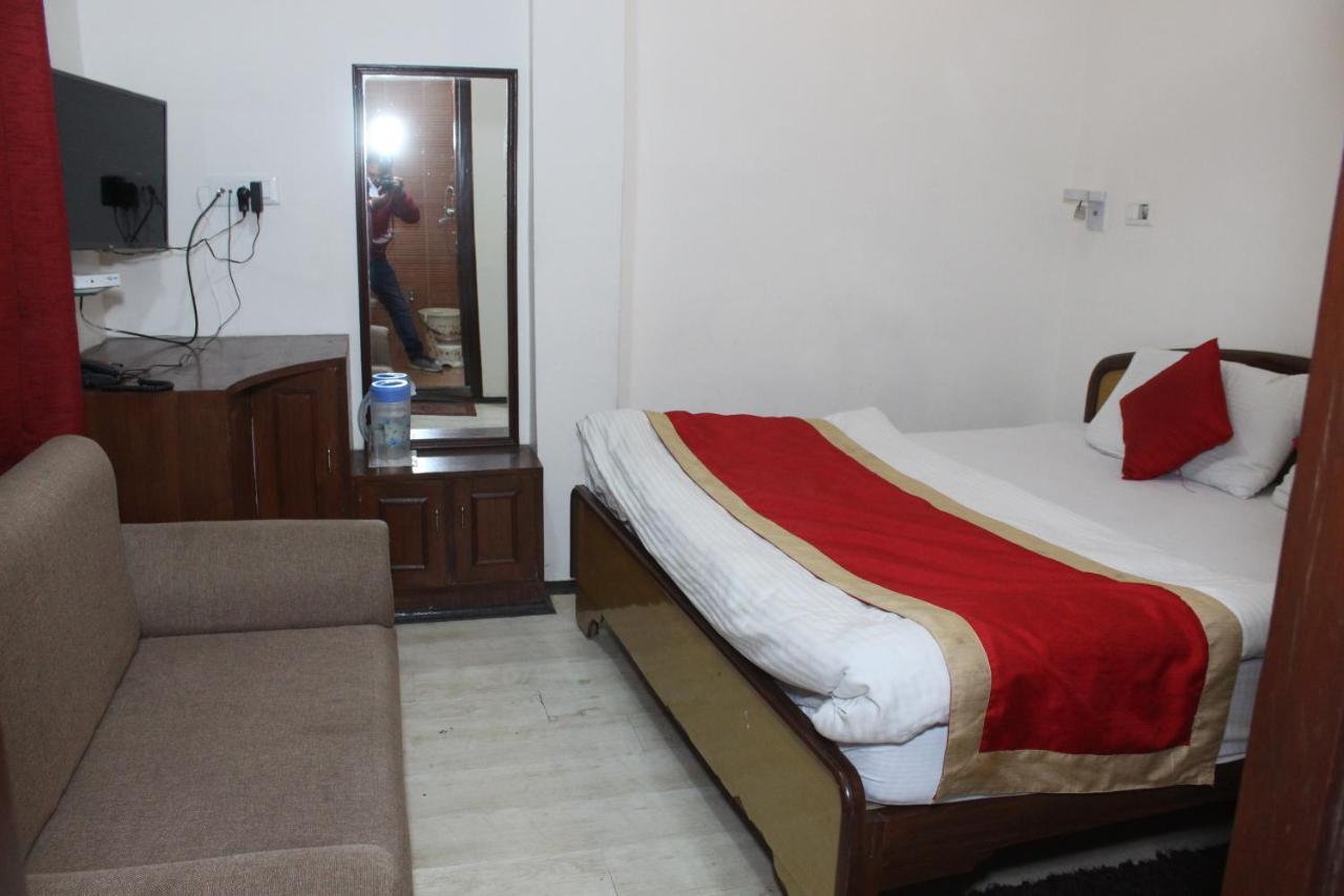 Hotel Dolls Inn Nainital Eksteriør bilde